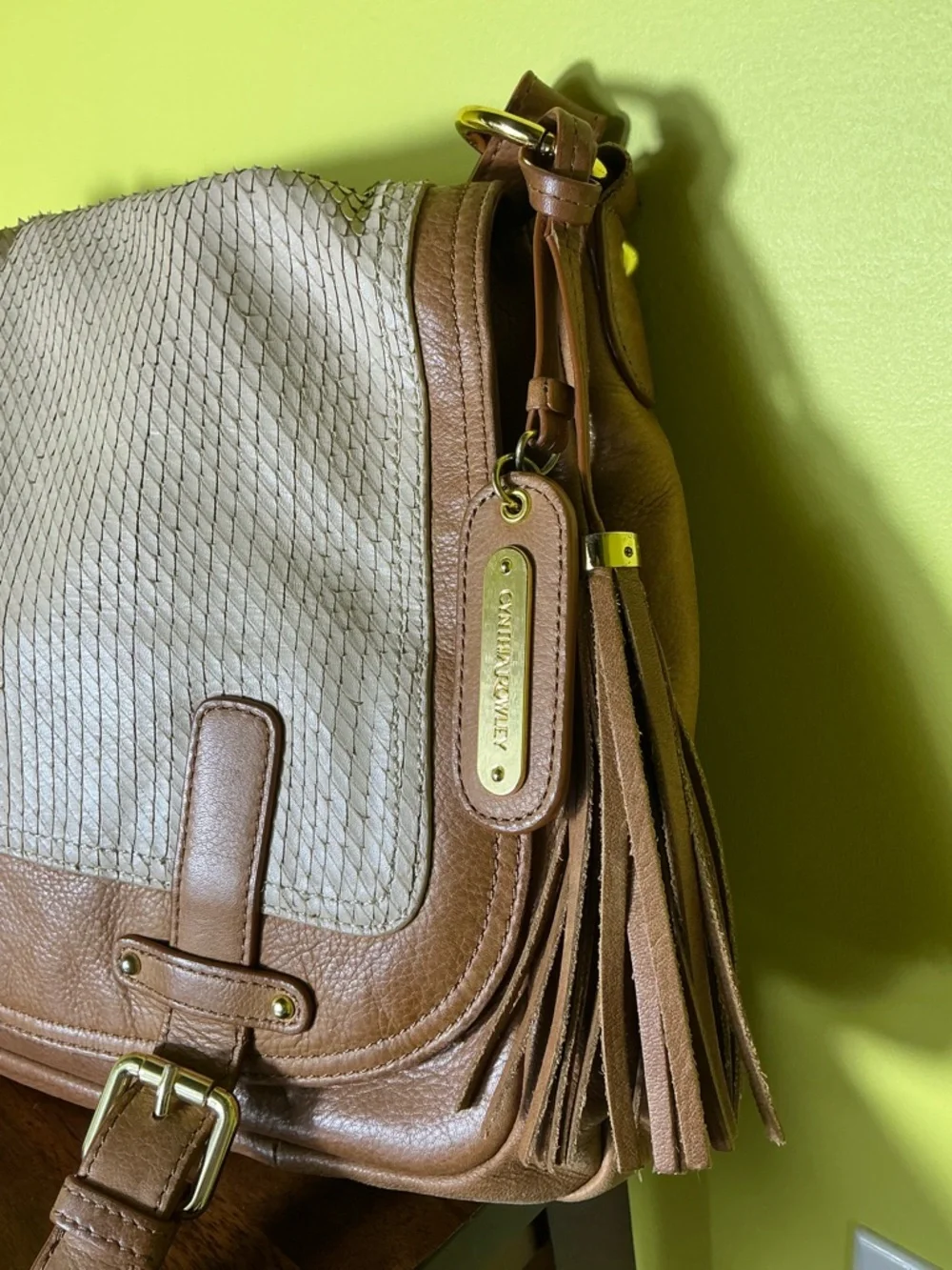 Neutral Two-Tone Leather Crossbody Bag - Cream & Tan